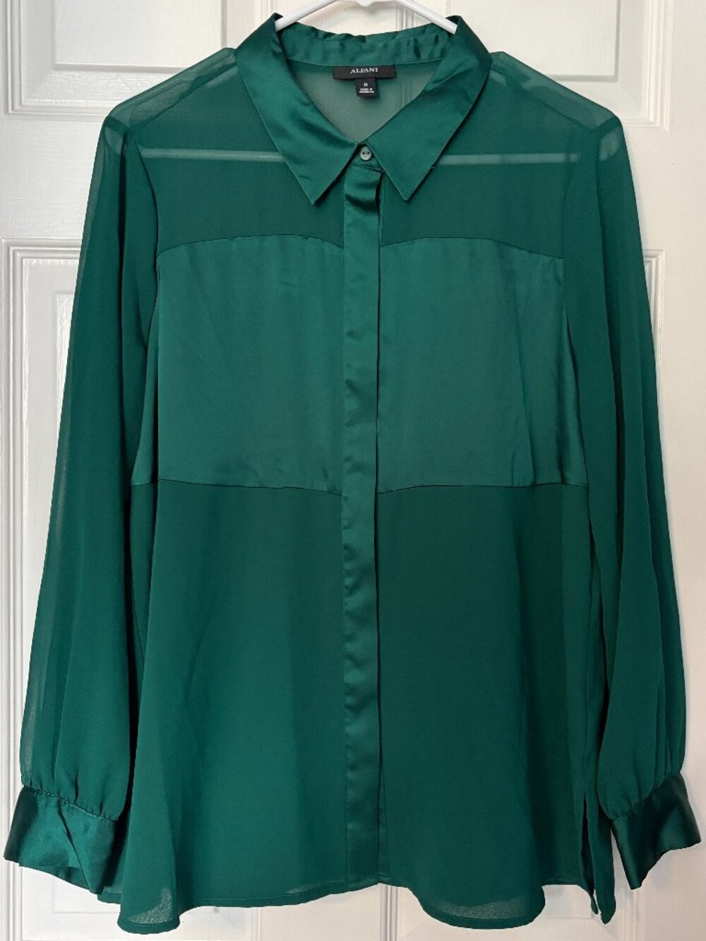 Alfani Women’s Green Button-up Blouse Flowy Classic Travel Career Sz M Sized Big